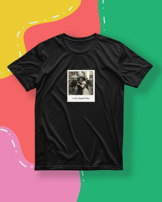 CAPSULE COLLECTION INKLUSION - FILIPPO ARRAS - A KISS BEYOND TIME - Officina Mush X SARDEGNA PRIDE 2025